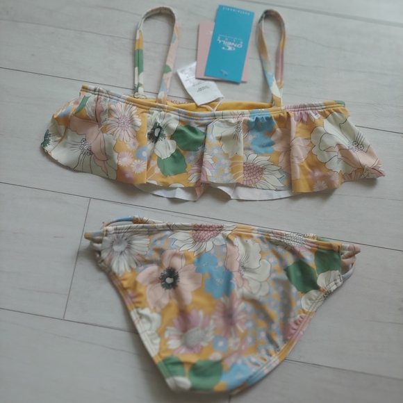 O'Neill NEW Girls Twiggy Ruffle Bikini Top & Bottoms - Picture 8 of 12